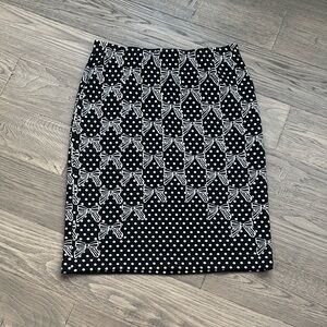 RIANI | Black and White Bow and Polka Dot Patterned Skirt / Elastic Band Size 8